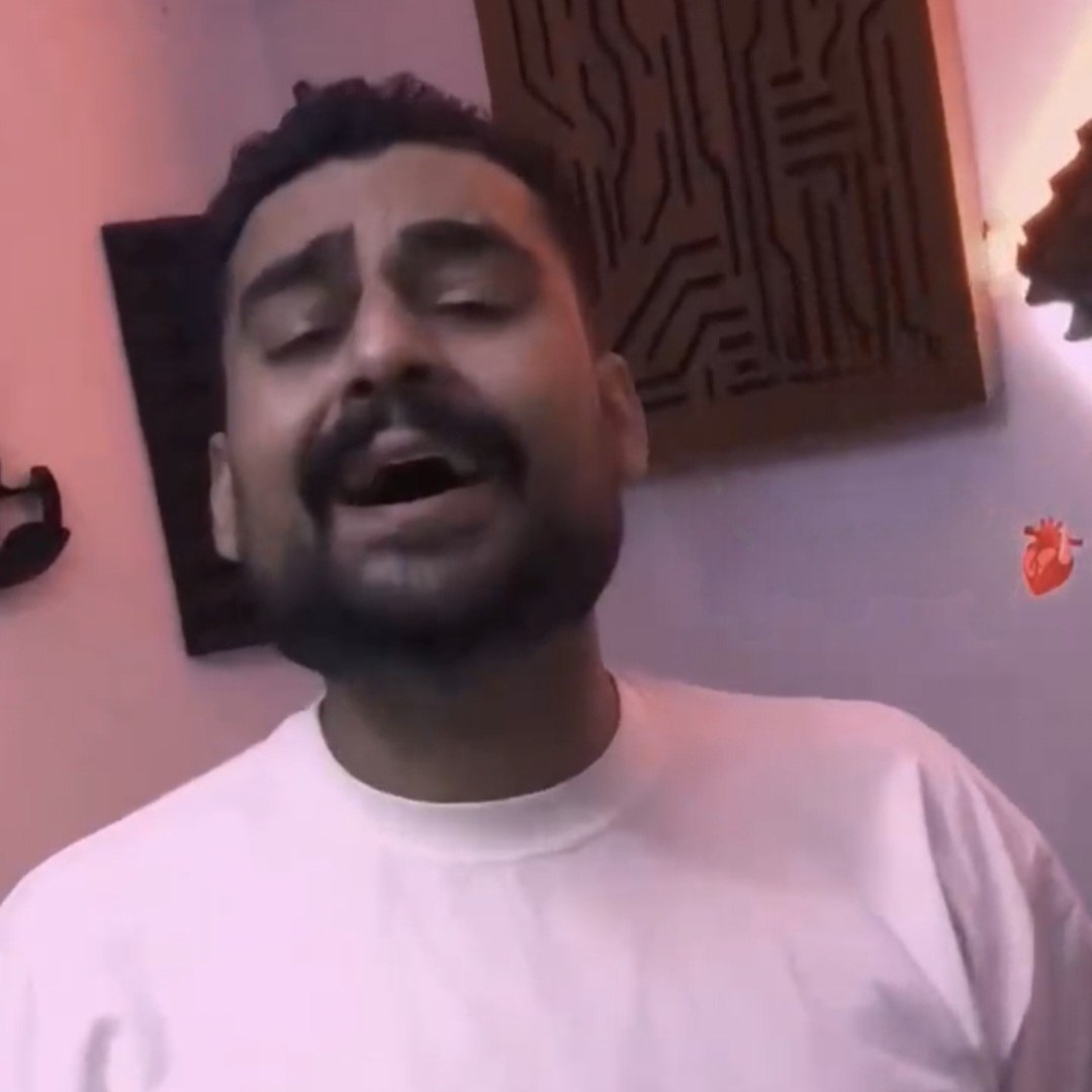 دانلود آهنگ روح الله کرمی قلبم تنگه برات شبا بیدارم انگار هستم کما دانلود آهنگ روح الله کرمی قلبم تنگه برات شبا بیدارم انگار هستم کما